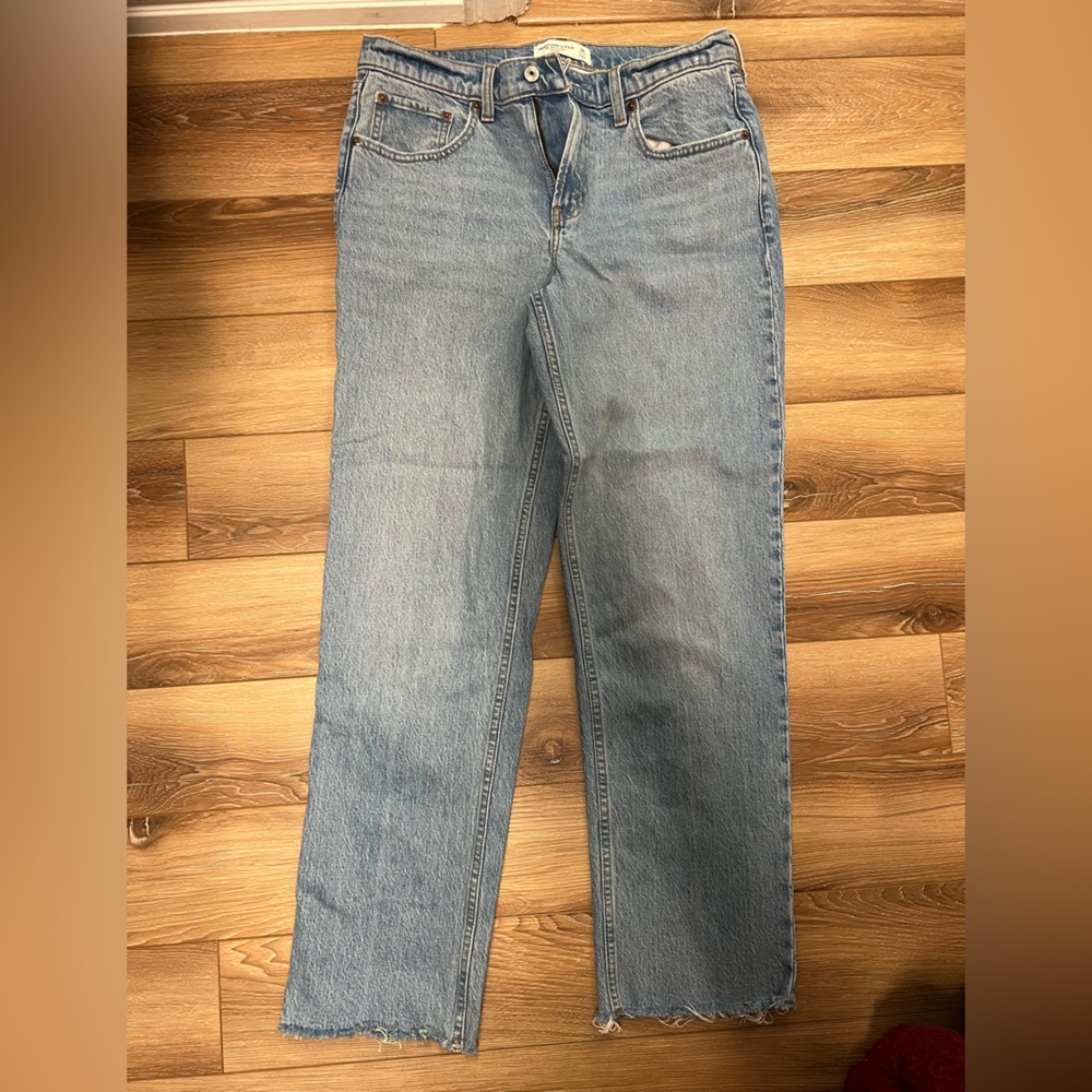 Abercrombie The 90s Straight Mid Rise Jeans